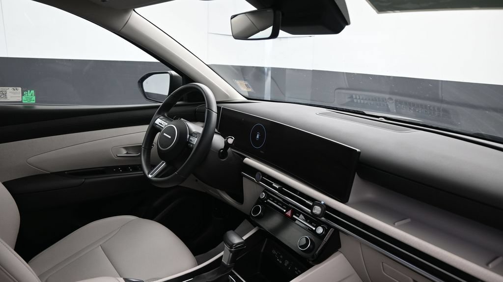 Used 2025 Hyundai Tucson SEL FWD image 12