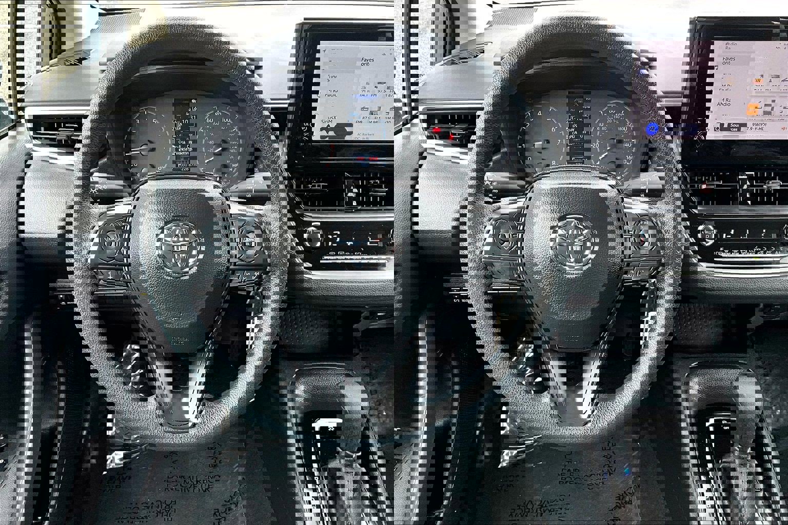 Used 2024 Toyota Corolla LE image 5