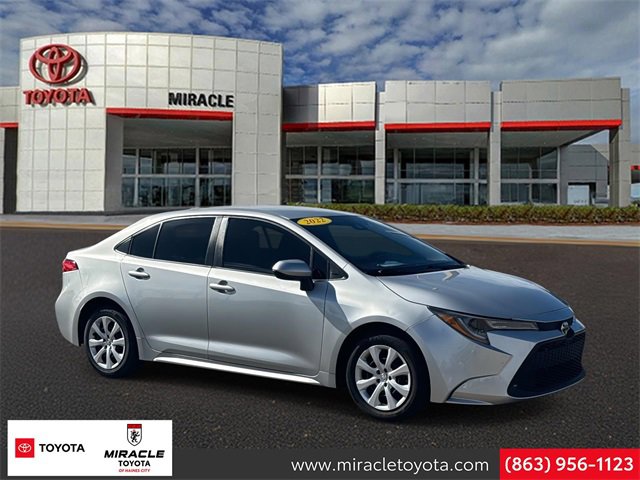 Used 2022 Toyota Corolla LE image 1