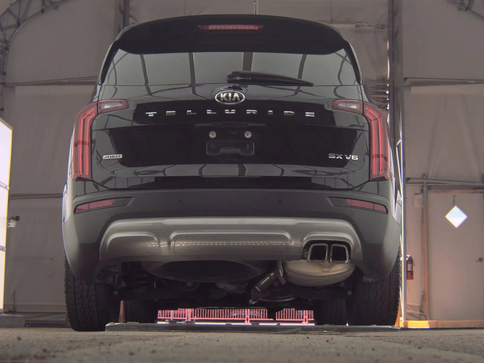 Used 2021 Kia Telluride SX w/ SX Prestige Package AWD/4WD image 3
