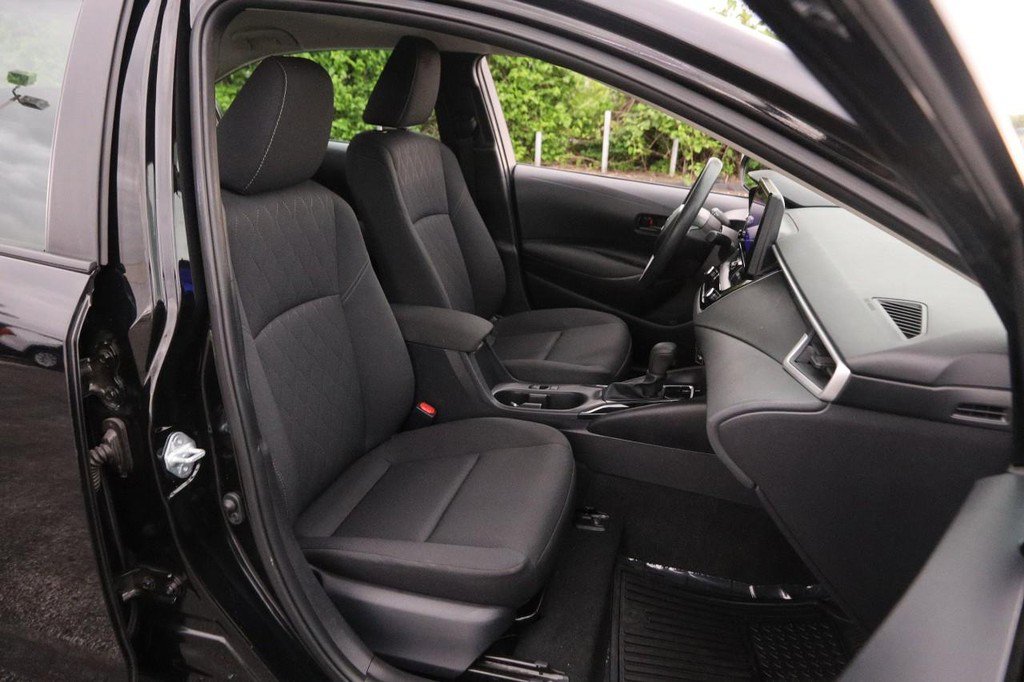 Certified 2025 Toyota Corolla LE FWD image 22