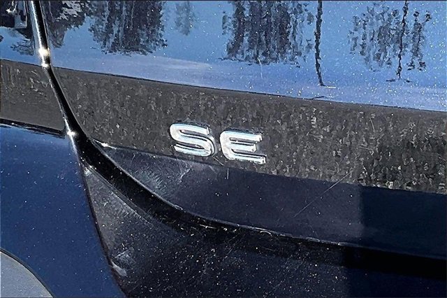 Used 2024 Volkswagen Taos SE image 24