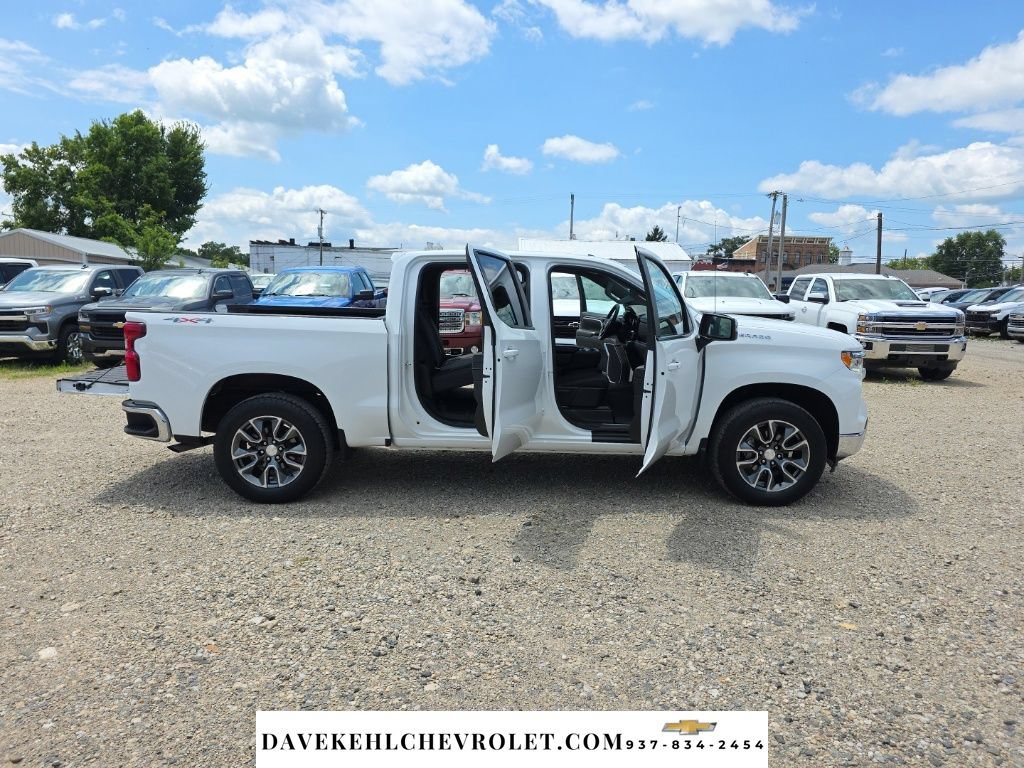 Used 2023 Chevrolet Silverado 1500 LT AWD/4WD image 31