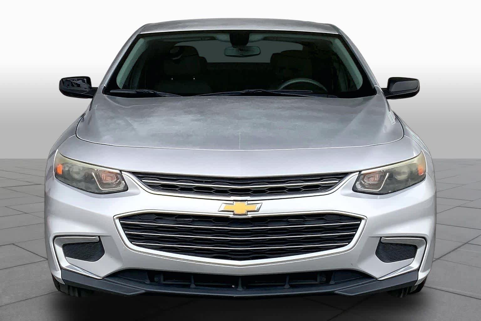 Used 2017 Chevrolet Malibu LS FWD image 4