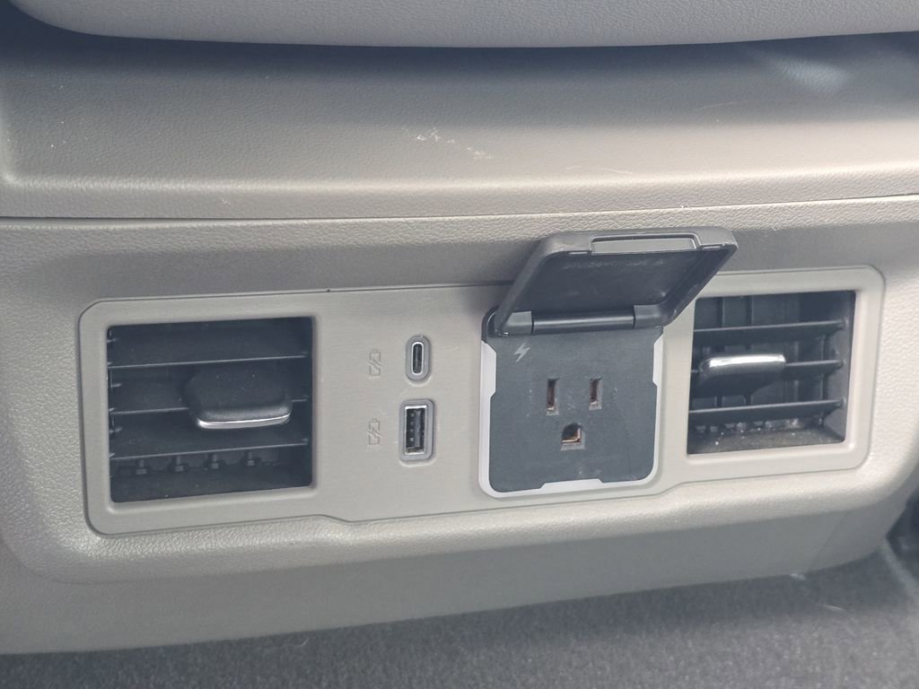 Certified 2024 GMC Sierra 1500 SLT image 8