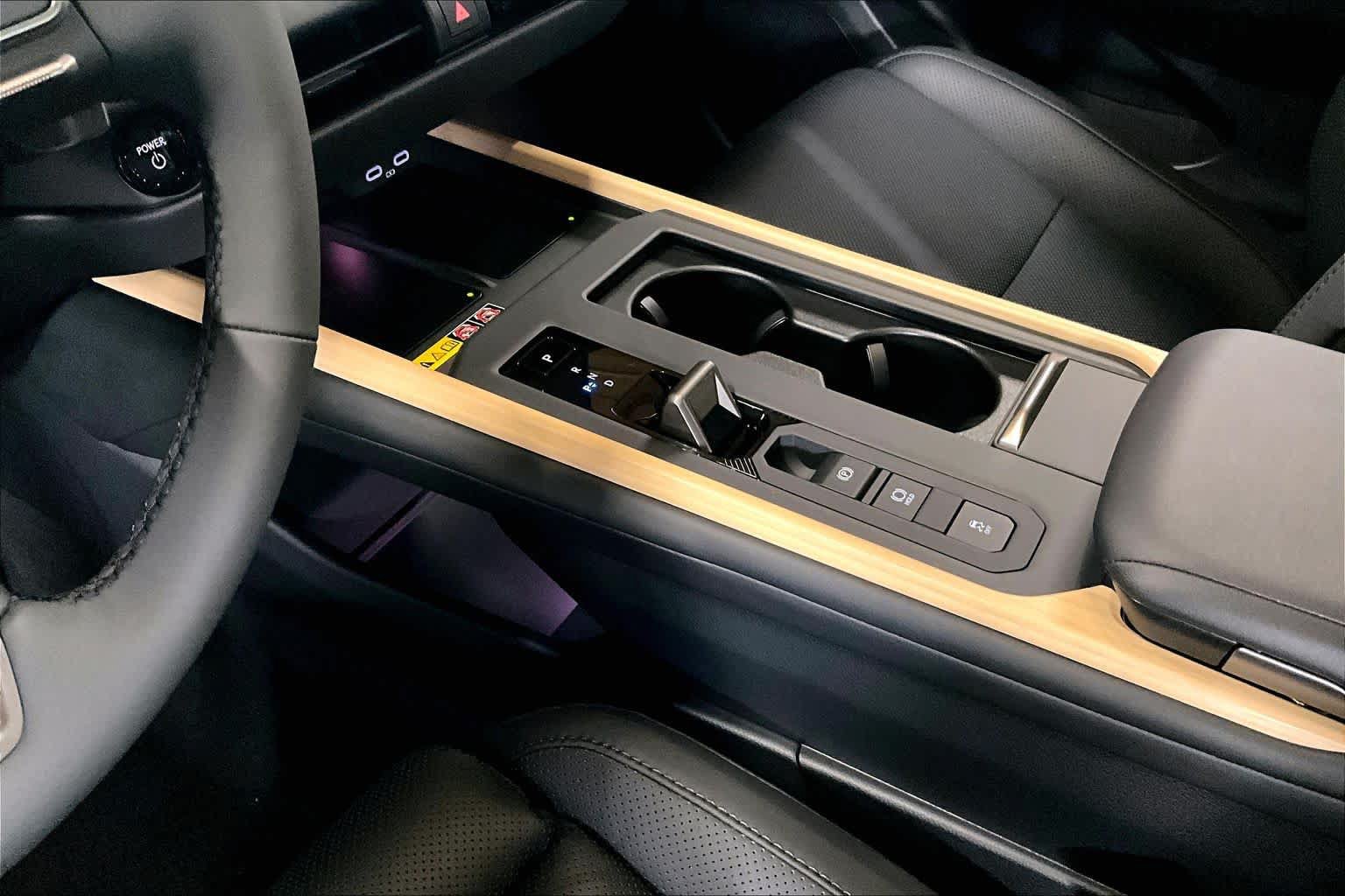 New 2026 Lexus ES 350e w/ Executive Package FWD image 8