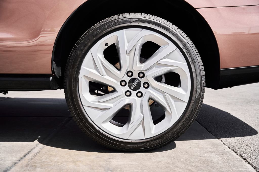 Used 2025 Lincoln Navigator Black Label AWD/4WD image 18