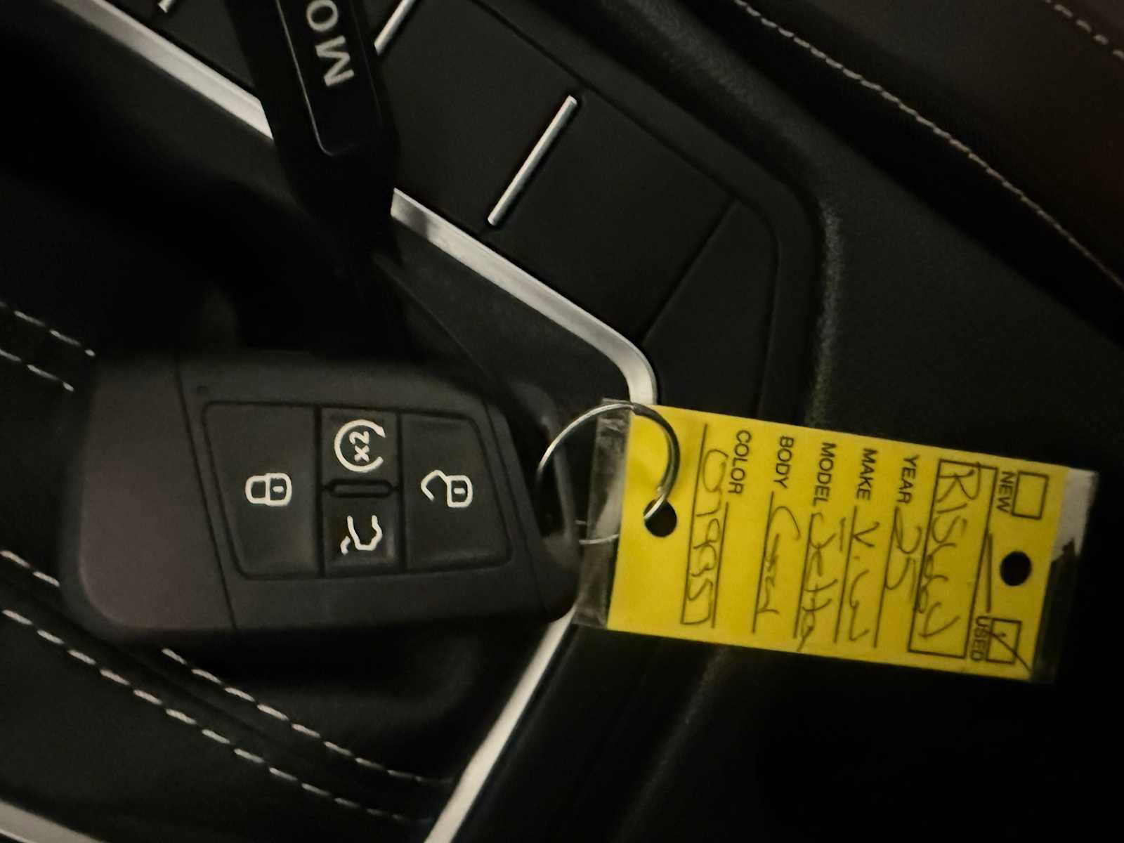 Certified 2025 Volkswagen Jetta SE w/ Sunroof Package image 37