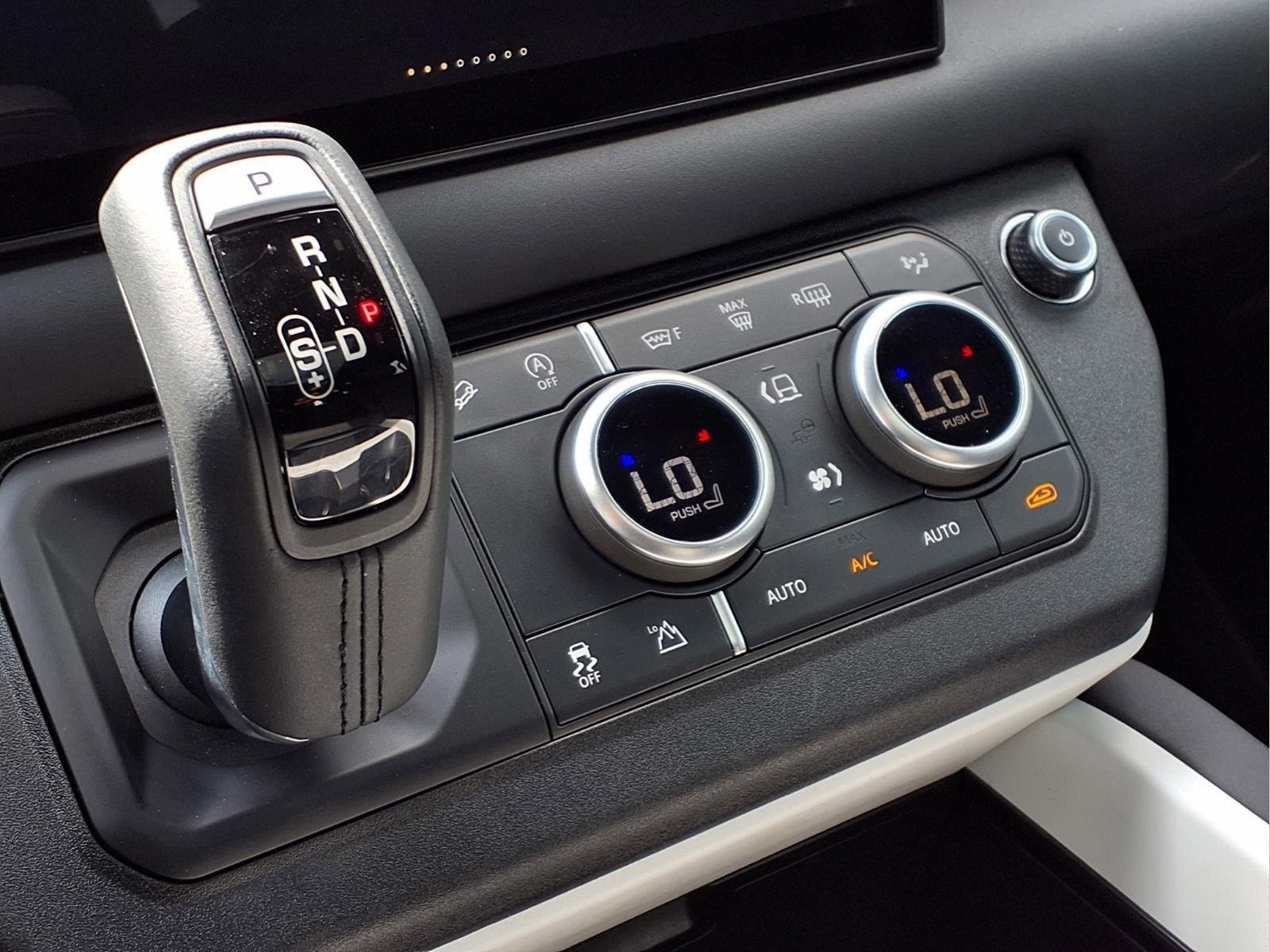 Used 2025 Land Rover Defender 110 S image 20