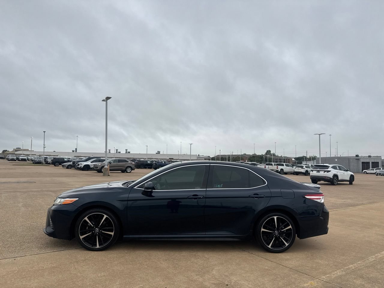 Used 2020 Toyota Camry XSE FWD image 14