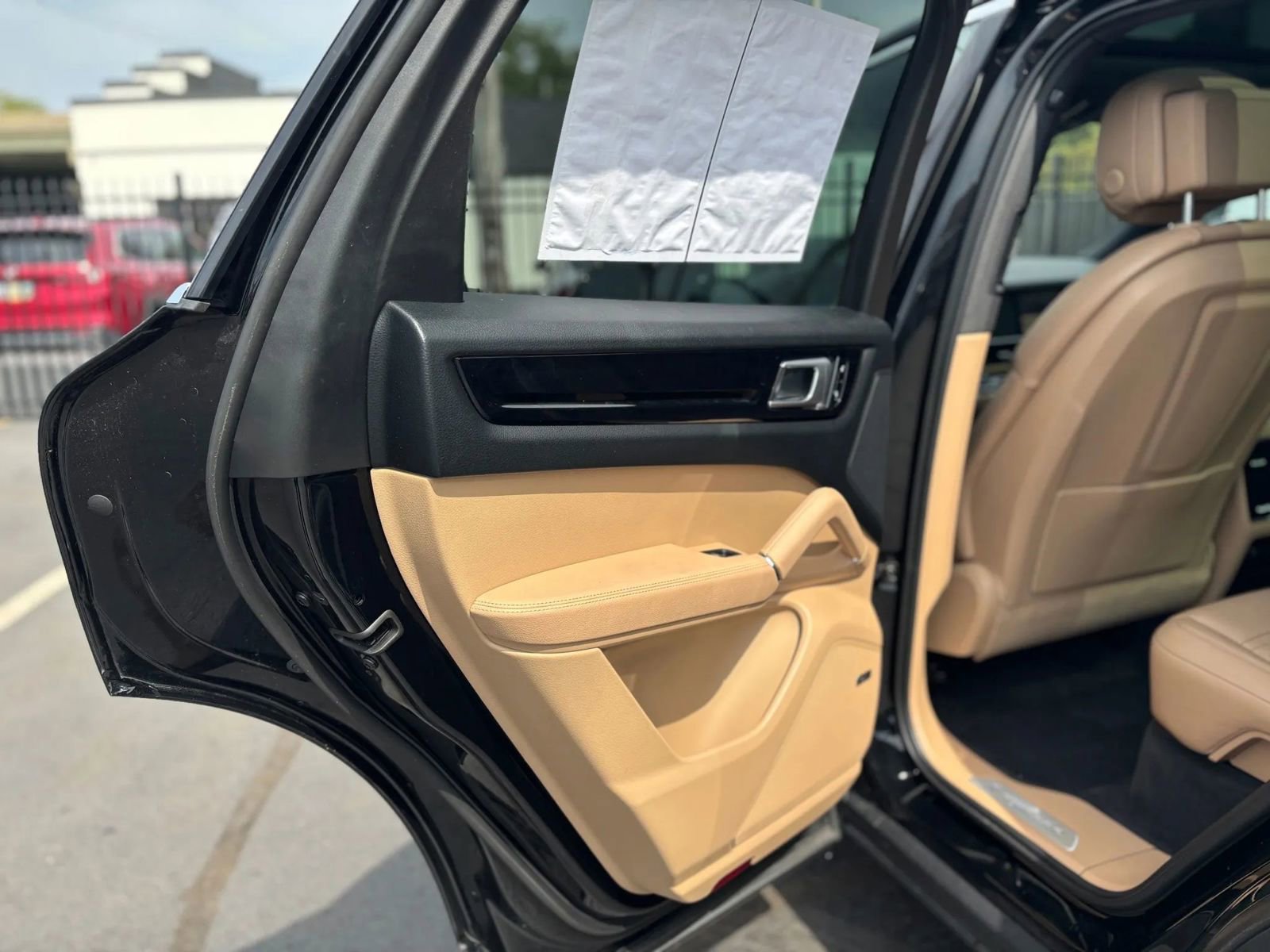 Used 2019 Porsche Cayenne image 23