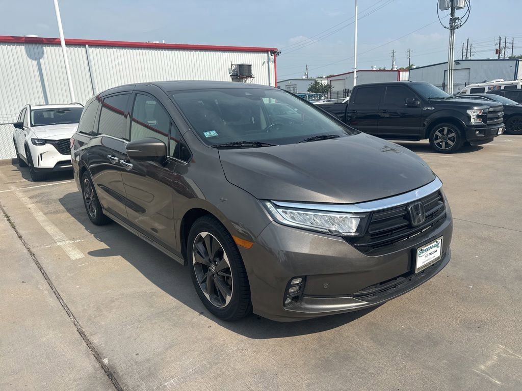 Used 2023 Honda Odyssey Elite image 3