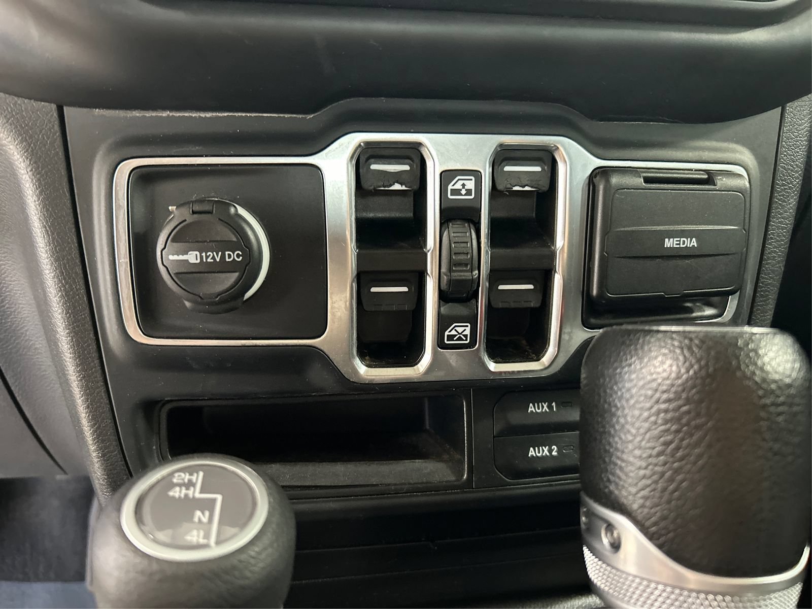 Used 2023 Jeep Wrangler Unlimited Sport AWD/4WD image 31