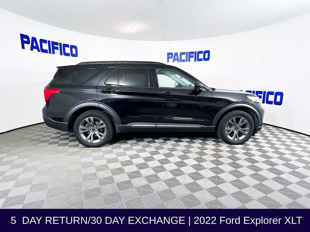 Used 2022 Ford Explorer XLT w/ Equipment Group 202A image 9
