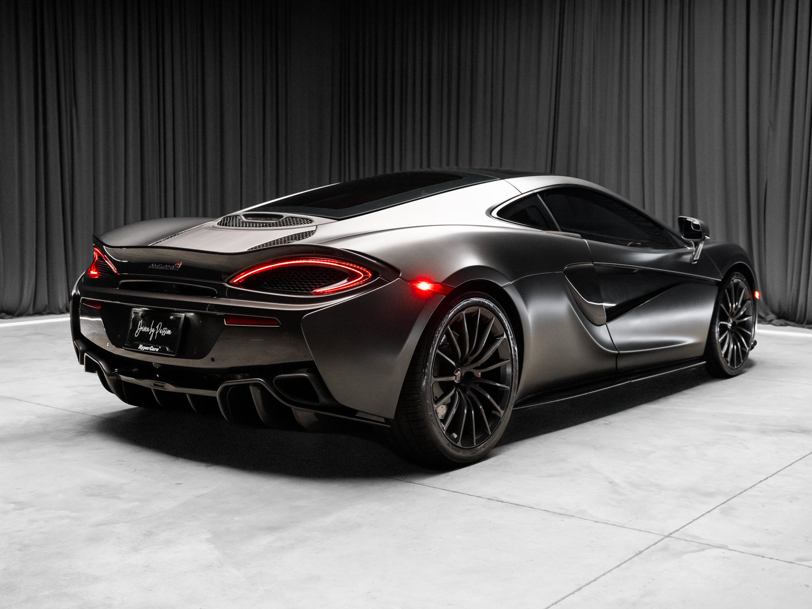 Used 2017 McLaren 570S RWD image 48