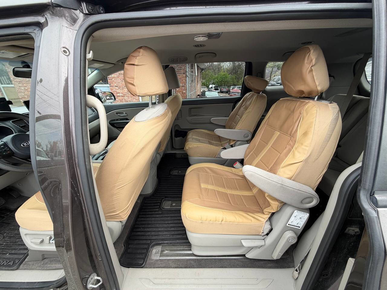 Used 2015 Kia Sedona LX FWD image 12