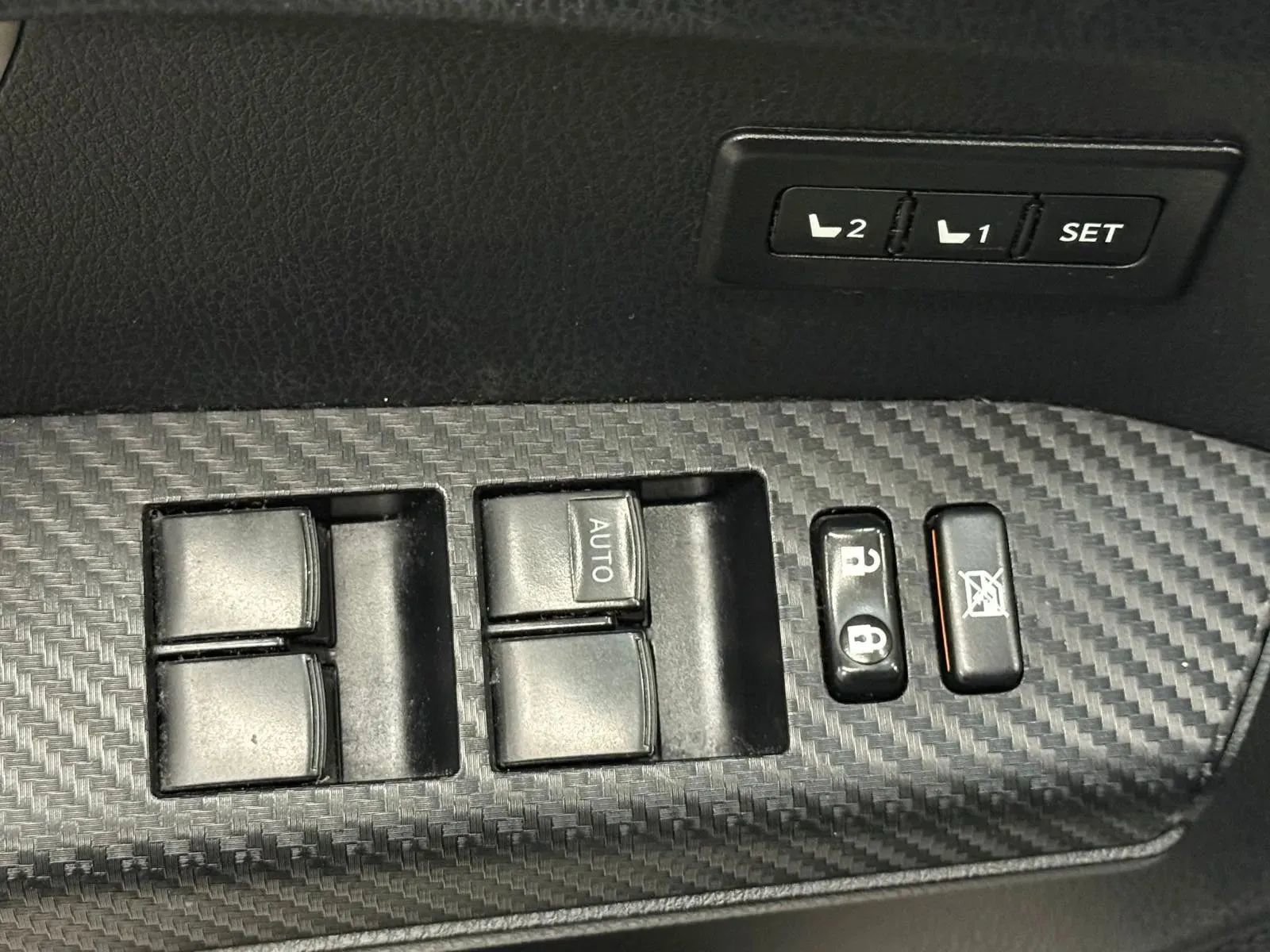 Used 2015 Toyota RAV4 Limited image 24