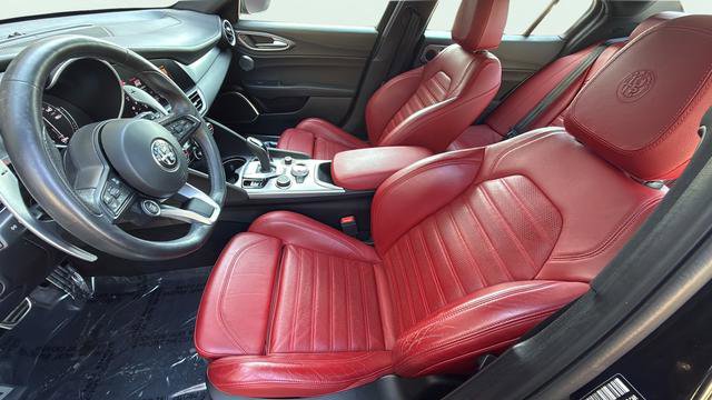 Used 2022 Alfa Romeo Giulia Veloce image 13