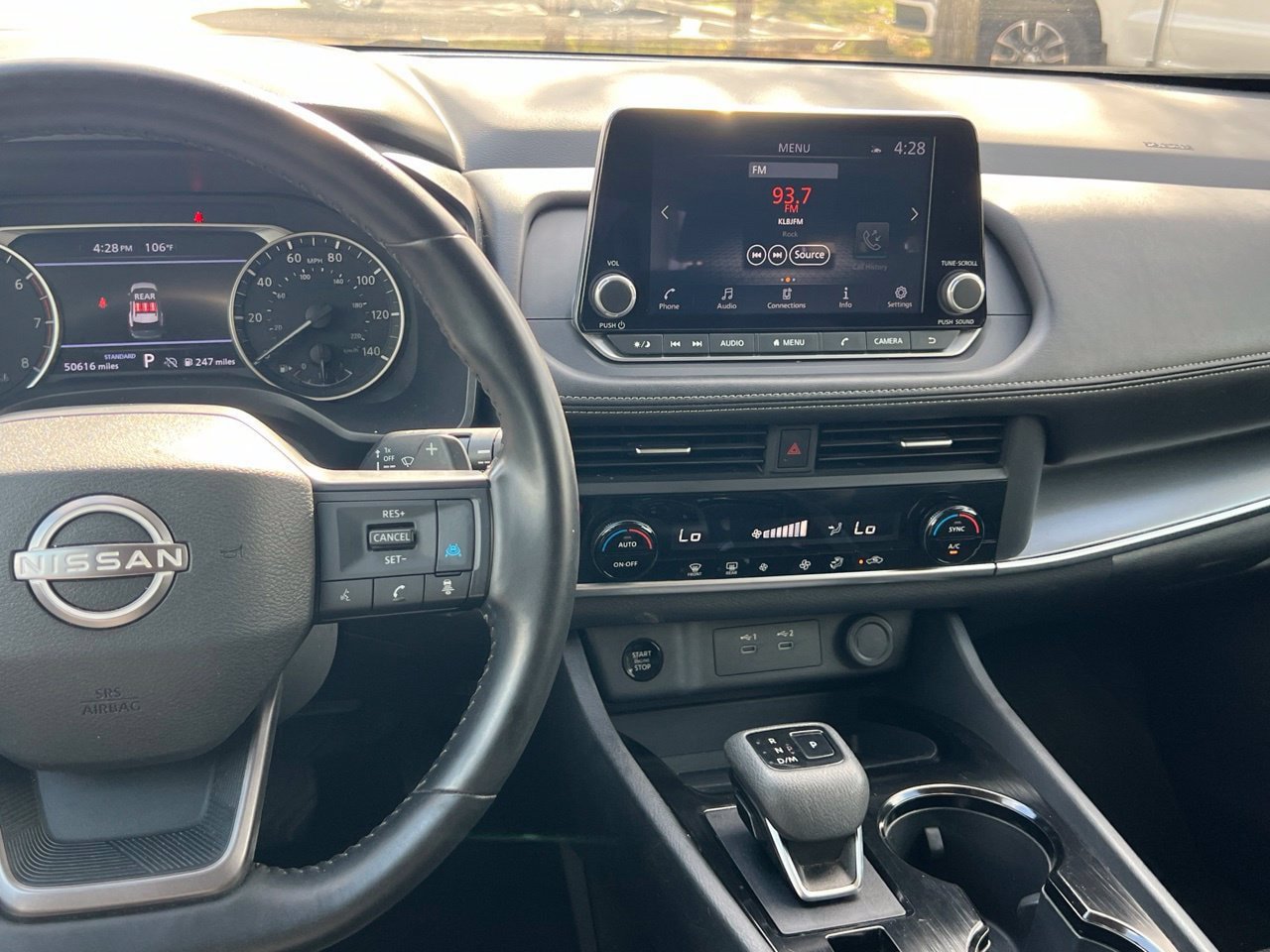 Used 2025 Nissan Rogue SV FWD image 15