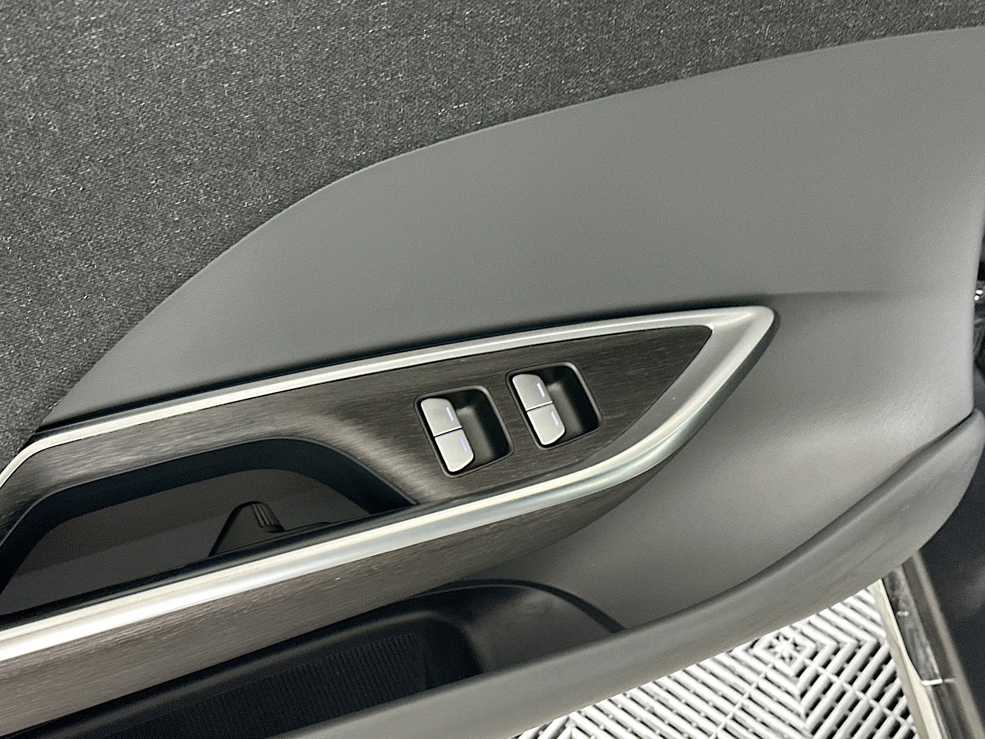 Used 2024 Lucid Air Pure RWD image 15