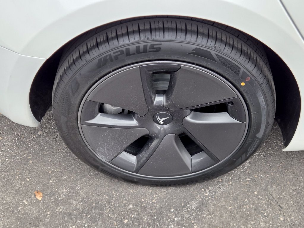 Used 2023 Tesla Model 3 Standard Range RWD image 10