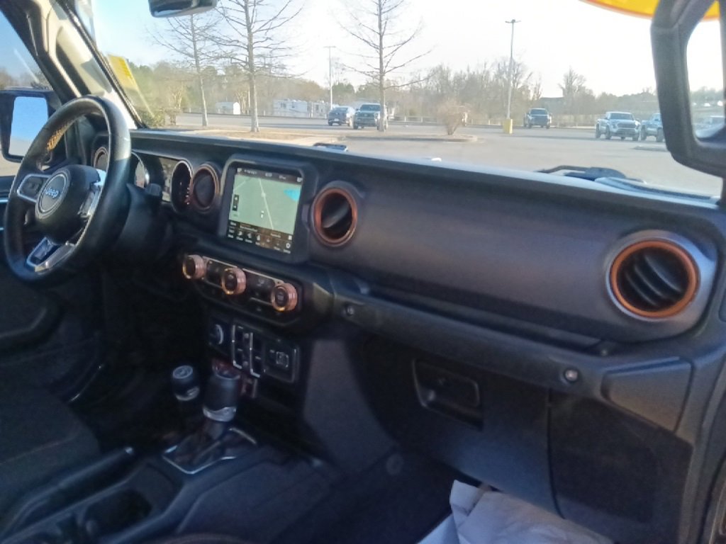 Used 2022 Jeep Gladiator Mojave w/ Cold Weather Group image 32