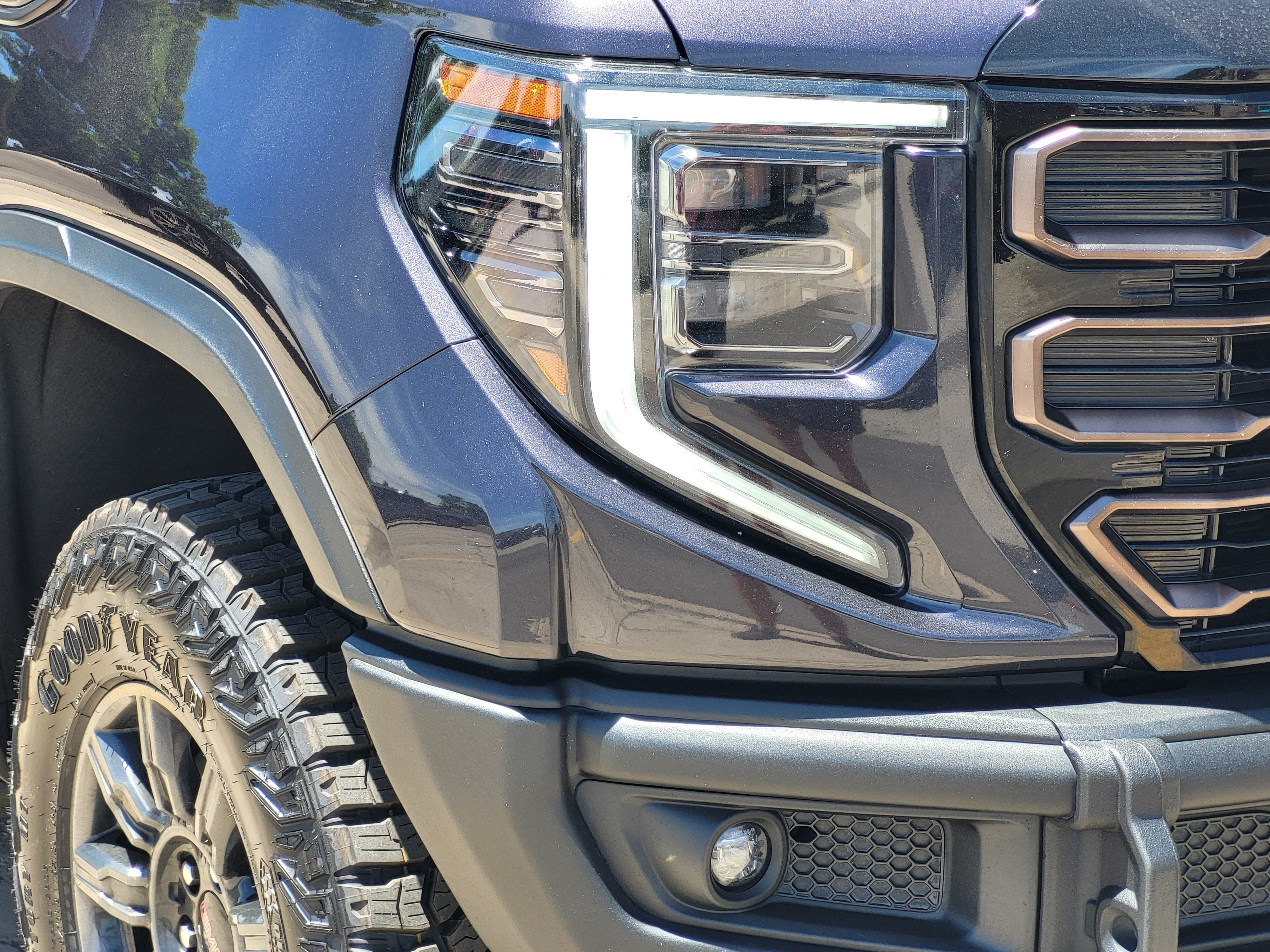 Used 2024 GMC Sierra 1500 AT4X AWD/4WD image 5