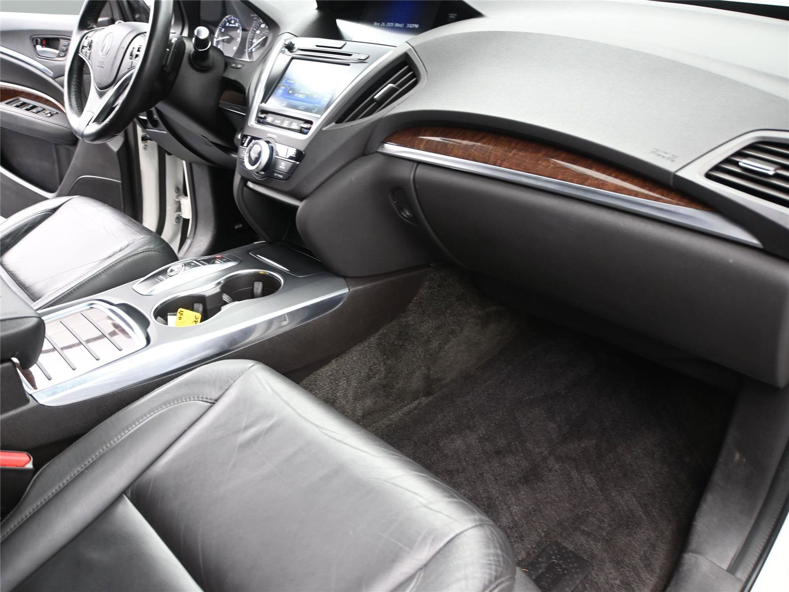 Used 2017 Acura MDX SH-AWD w/ Technology Package image 17