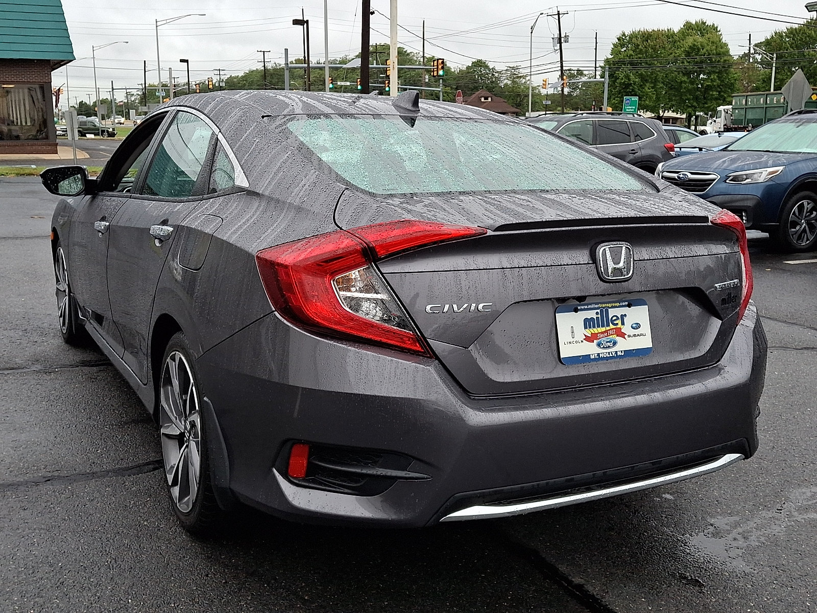 Used 2019 Honda Civic Touring image 4