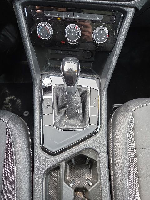 Used 2023 Volkswagen Taos SE w/ Panoramic Sunroof Package FWD image 20