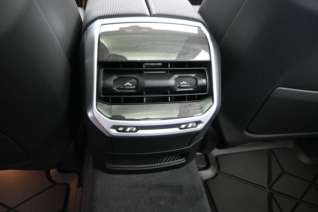 New 2026 BMW 760i xDrive w/ Executive Package AWD/4WD image 18