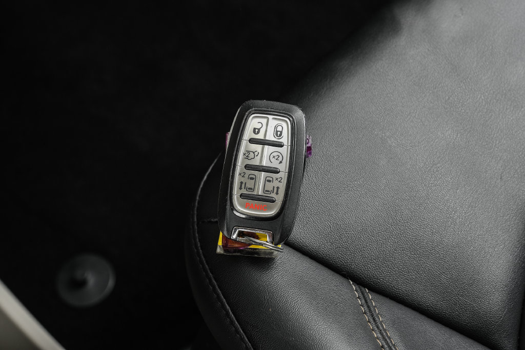 Used 2024 Chrysler Pacifica Touring-L FWD image 73