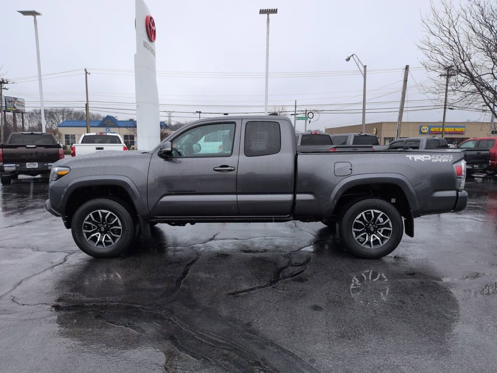 Used 2021 Toyota Tacoma TRD Sport w/ TRD Premium Sport Package image 2