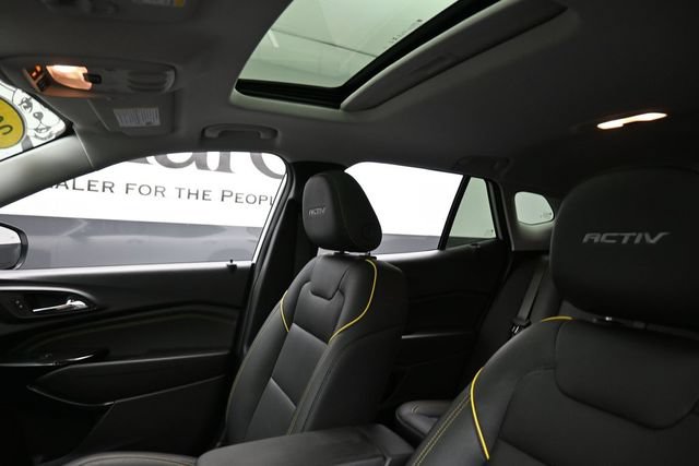 Used 2026 Chevrolet Trax ACTIV w/ Sunroof Package FWD image 18