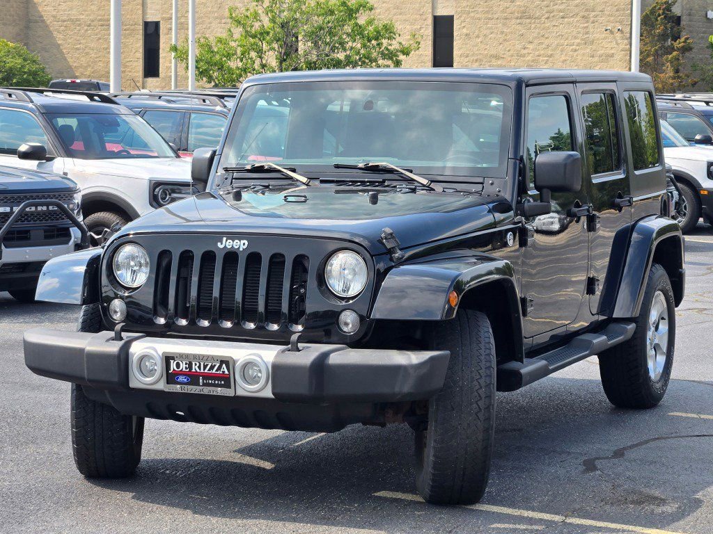 Used 2015 Jeep Wrangler Unlimited Sahara w/ Connectivity Group AWD/4WD image 3