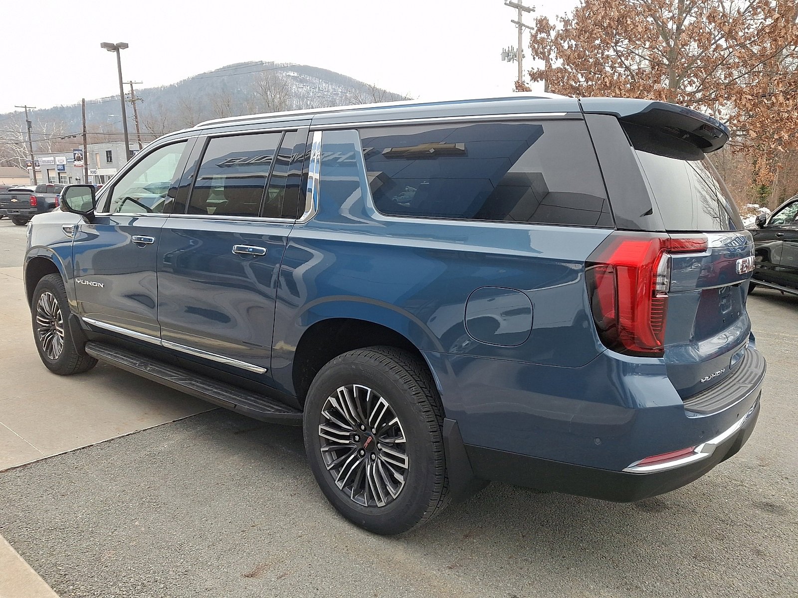 New 2026 GMC Yukon XL Elevation image 4