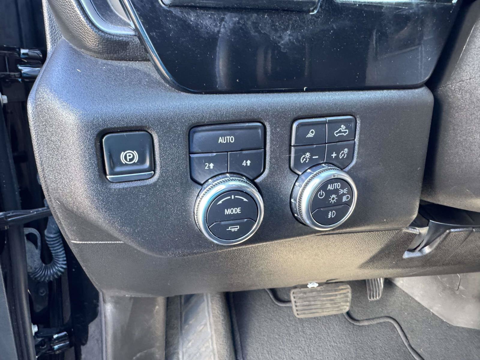 Used 2025 GMC Sierra 1500 SLT AWD/4WD image 27