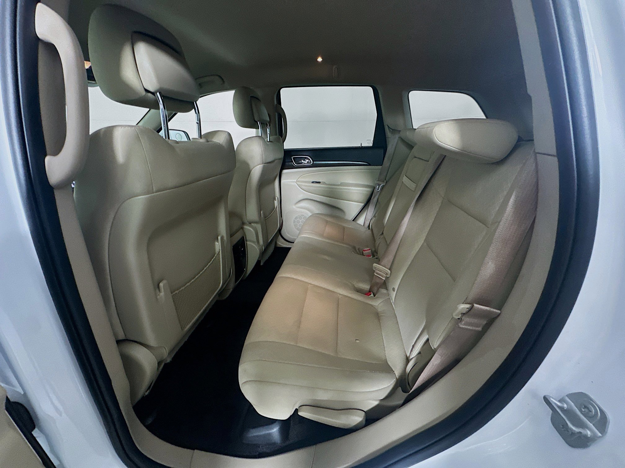 Used 2018 Jeep Grand Cherokee Laredo RWD image 25