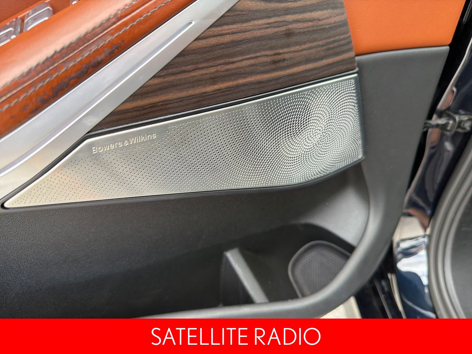 Used 2023 BMW X7 M60i w/ Executive Package image 21