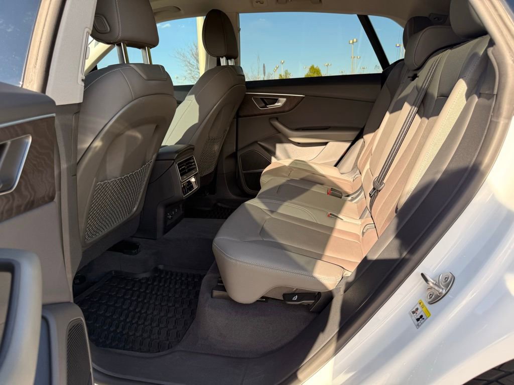 Used 2021 Audi Q8 Premium Plus w/ Premium Plus Package image 26