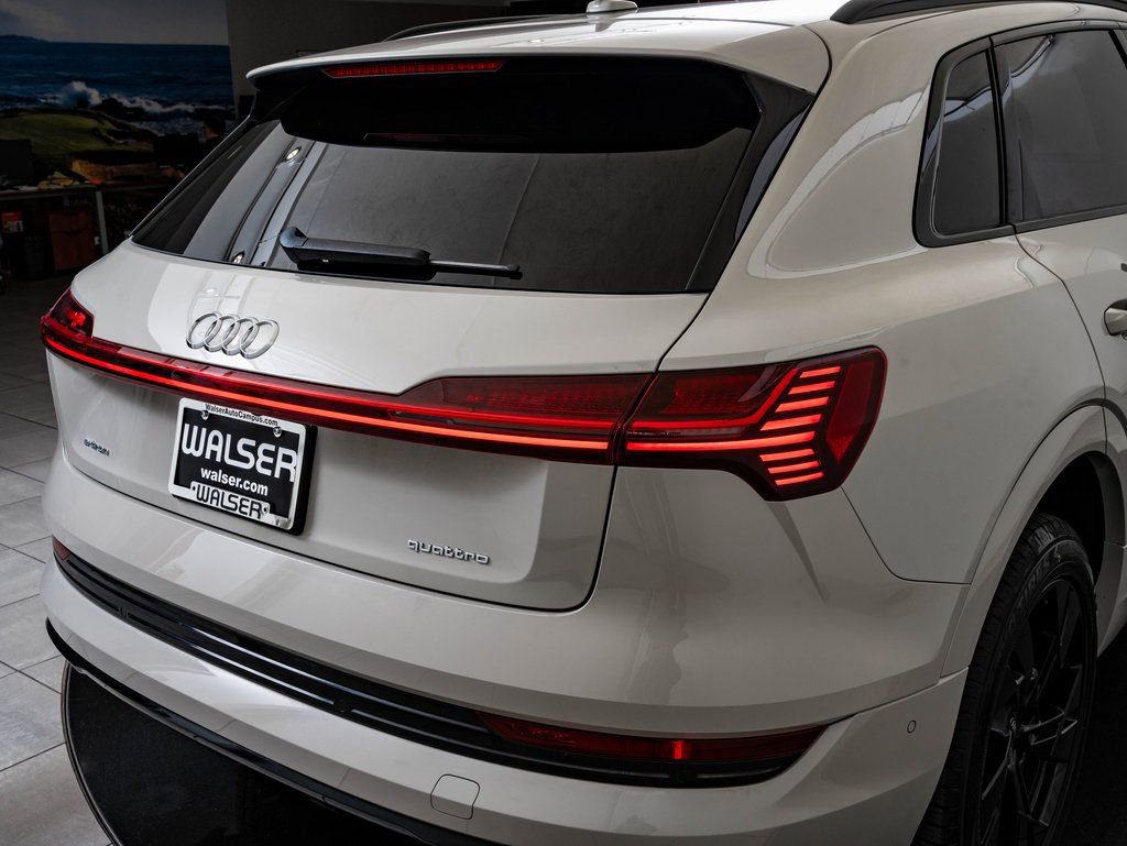 Used 2021 Audi e-tron Premium w/ Convenience Plus Package AWD/4WD image 9