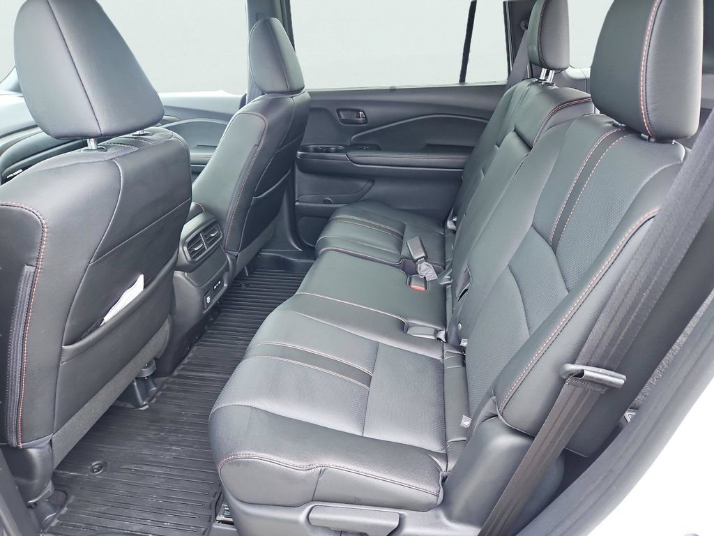 Certified 2025 Honda Passport TrailSport image 36