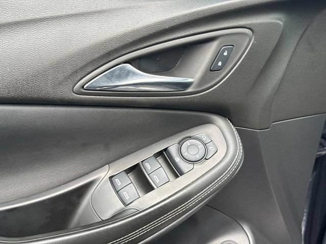 Used 2023 Buick Encore GX Select w/ Sport Touring Package FWD image 16