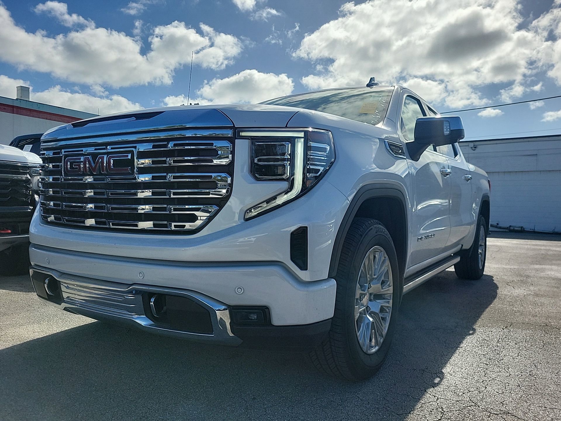 Used 2024 GMC Sierra 1500 Denali w/ Technology Package image 2