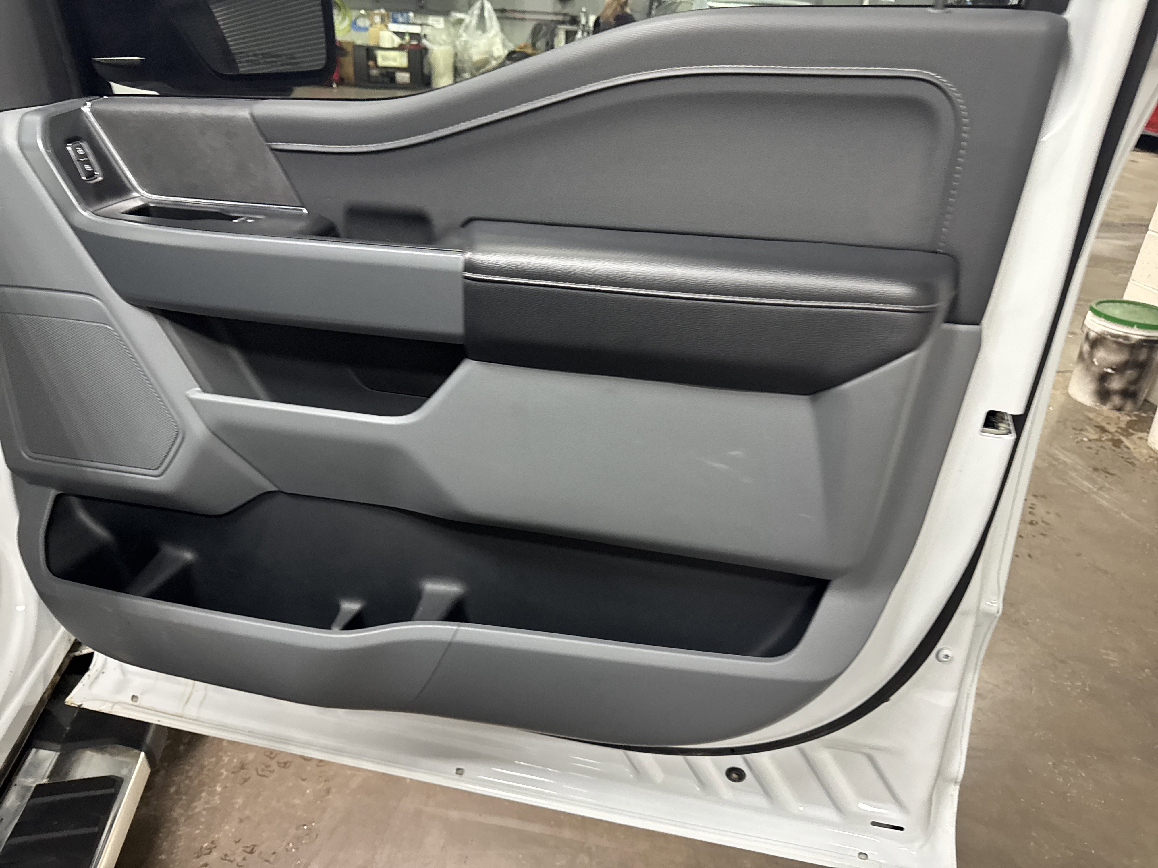 Used 2024 Ford F150 XLT w/ Mobile Office Package image 38