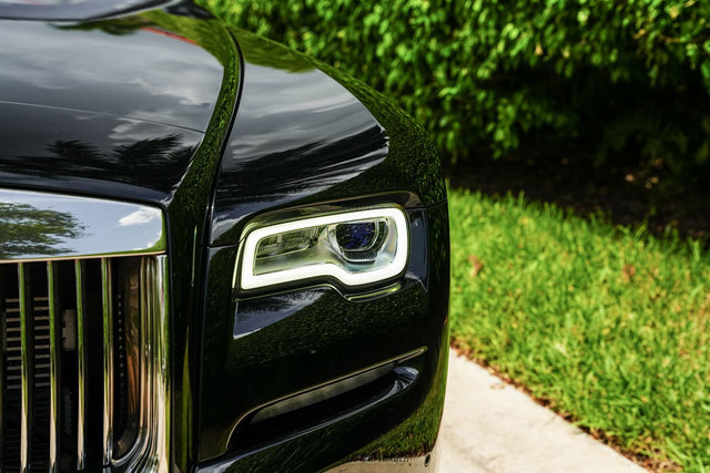 Used 2019 Rolls-Royce Dawn RWD image 63