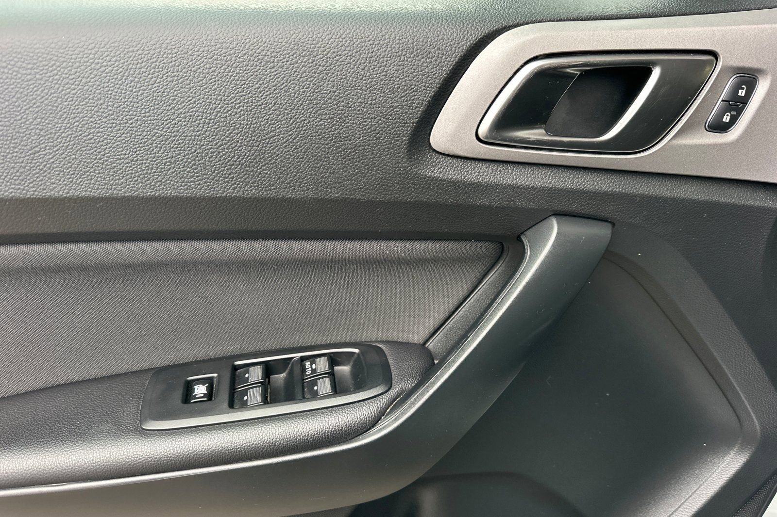 Used 2023 Ford Ranger XLT w/ Equipment Group 302A High image 11