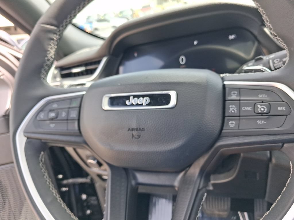 Certified 2023 Jeep Grand Cherokee Altitude AWD/4WD image 22