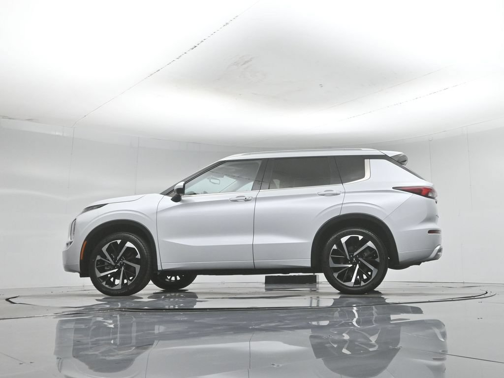 Used 2024 Mitsubishi Outlander SEL FWD image 50