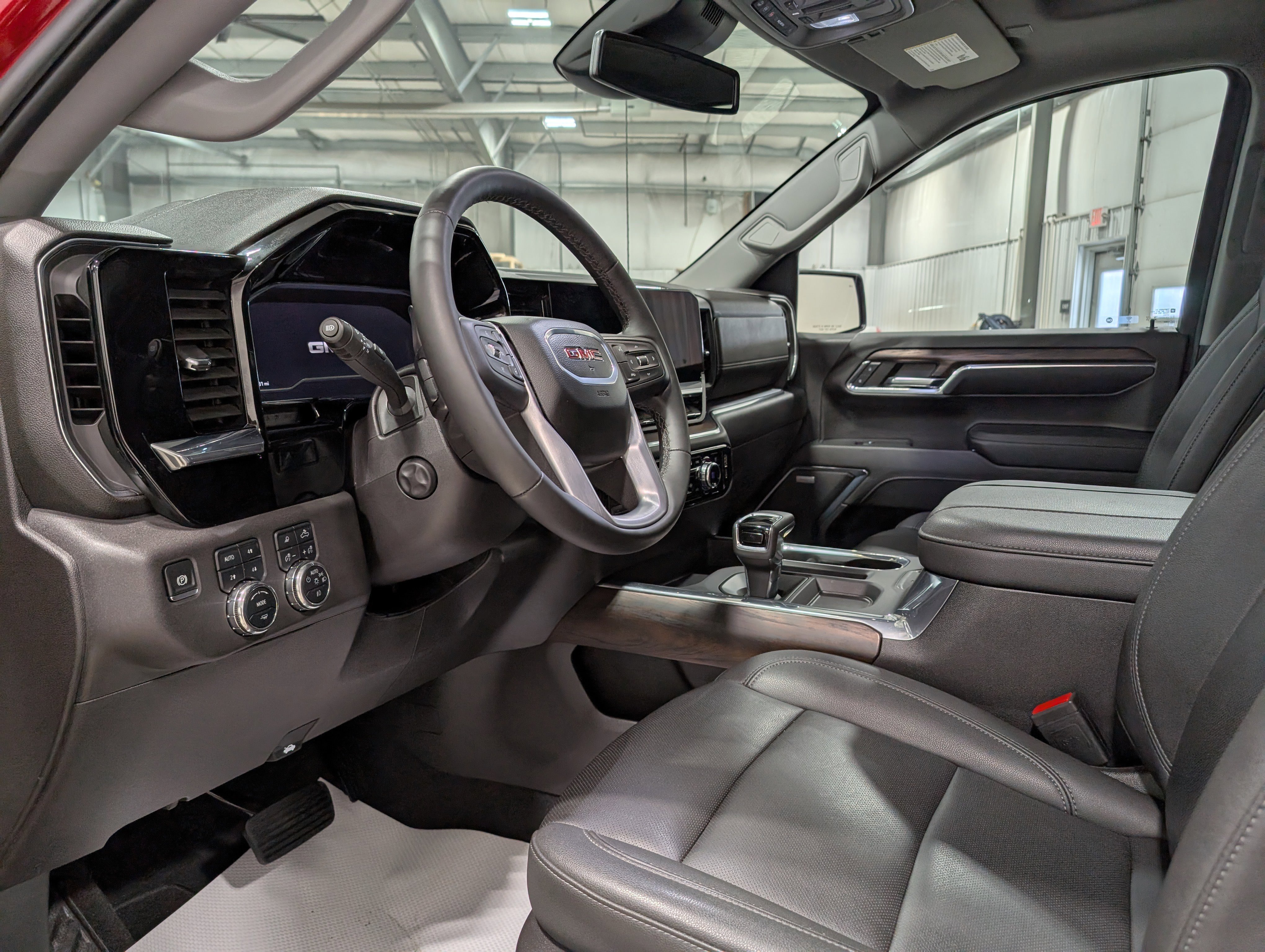 Used 2024 GMC Sierra 1500 SLT w/ SLT Premium Plus Package image 15